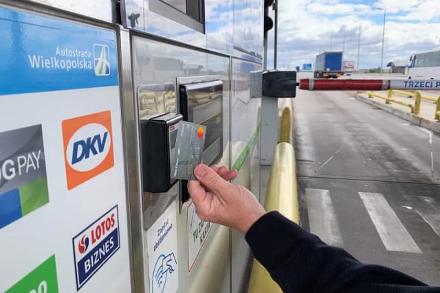 Czy można płacić kartą na autostradzie A2? Sprawdź dostępne opcje płatności. Czy można płacić kartą na autostradzie A2? Sprawdź dostępne opcje płatności.