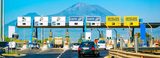 Jak płacić za autostrady we Włoszech? Poznaj najważniejsze metody i zasady Jak płacić za autostrady we Włoszech? Poznaj najważniejsze metody i zasady