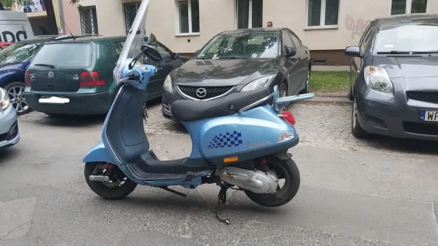 Czy można jeździć skuterem bez prawa jazdy? Sprawdź zasady i konsekwencje Czy można jeździć skuterem bez prawa jazdy? Sprawdź zasady i konsekwencje